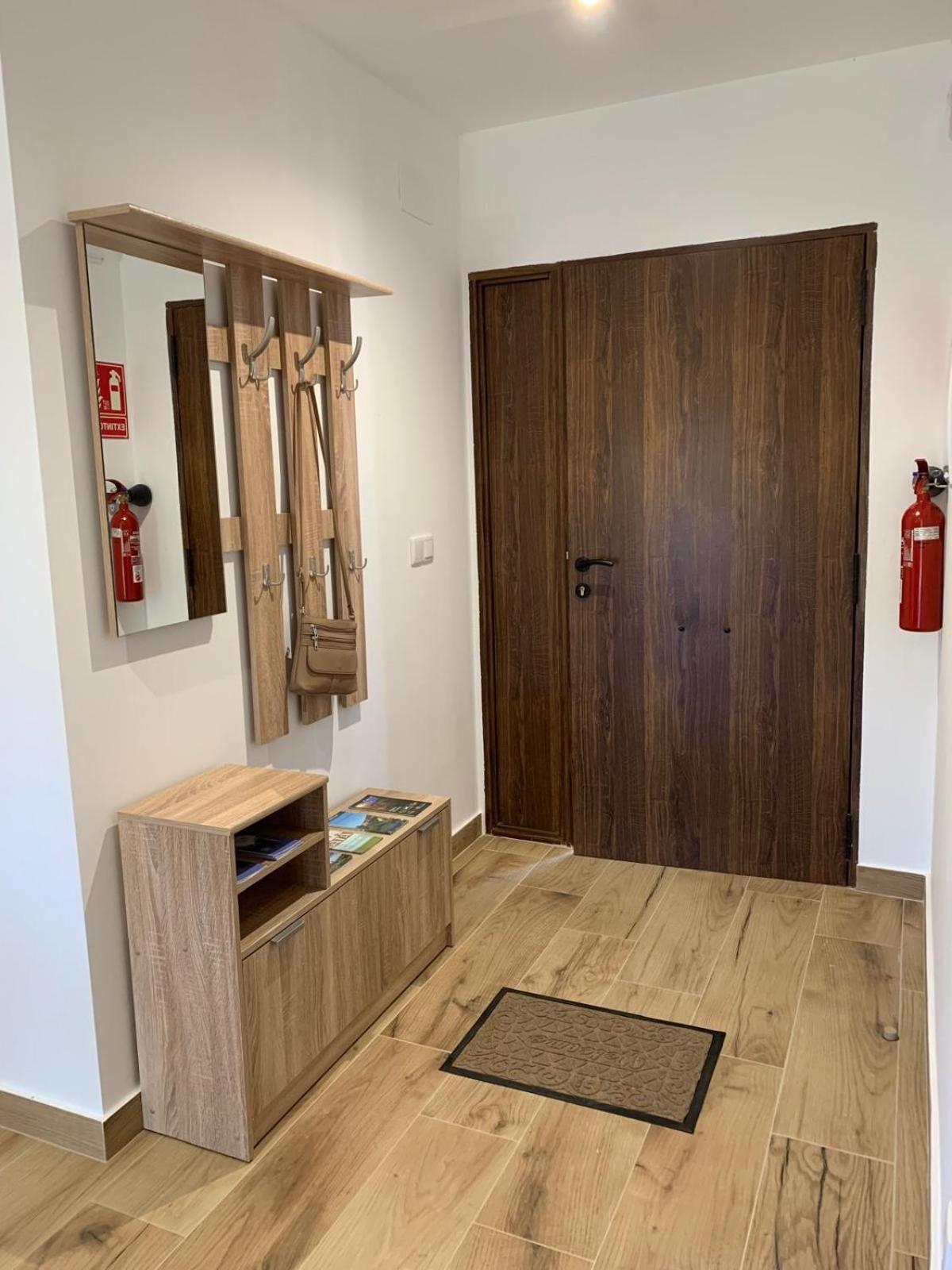 El Hondon Del Lugar Apartment Hoyos Екстериор снимка
